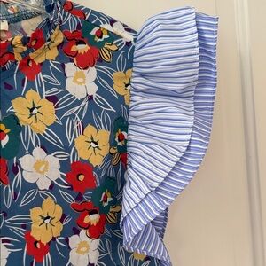 JODIFL Floral Top with Striped Ruffle Sleeves L